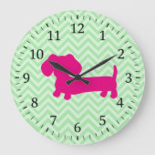 Pink & Green Dachshund Wall Clock Große Wanduhr (Vorderseite)