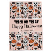 Pink Halloween Trick oder Behandeln von benutzerde Mittlere Geschenktüte (Rückseite)