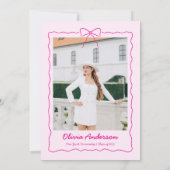 Pink Hand Gezeichnet Bow & Squiggle Foto Abschluss Einladung (Rückseite)