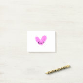 Pink heart wedding couple name letter monogram rom post-it klebezettel (Auf Schreibtisch)