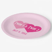 Pink Hearts Twin Girls Pappteller (Schrägansicht)