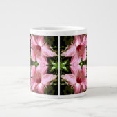 Pink-Hibiskus-Muster Jumbo-Tasse (Vorderseite)