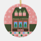 Pink Holiday Village Keramik Ornament (Vorne)