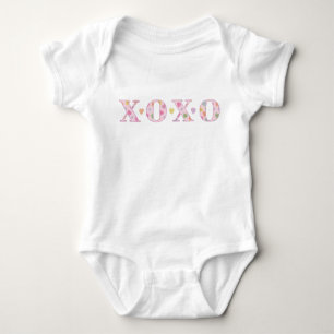 Pink Hugs und Kisses Baby Valentine Bodysuit Baby Strampler