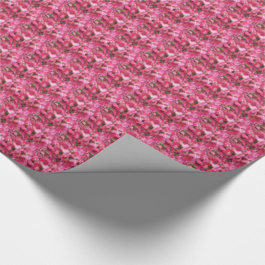 Pink Hydrangea Petals Floral Muster Geschenkpapier (Ecke)