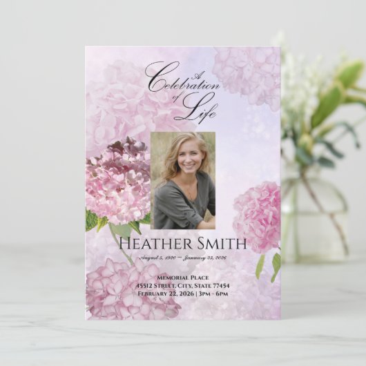 Pink Hydrangeas Feier der Lebensbeerdigung Einladung (Stehend Vorderseite)