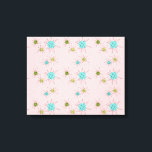 Pink Iconic Atomic Sternexplosionen Stretched Lein Leinwanddruck<br><div class="desc">Dieses rosa Iconic Atomic Sternexplosionen Stretched Canvas Print Muster verfügt über die ikonischen atomaren Sternexplosionen. Das ist richtig! Die alte Schule, First Lady Pink farbener Hintergrund mit goldenen Fesseln ist der perfekte Hintergrund für die lebendigen türkisfarbenen, beruhigenden Sellerie und kitschigen Birnen grünen Kreise. Die Farbflecken sind sporadisch in verschiedenen Größen...</div>
