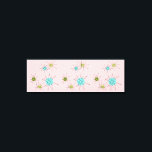 Pink Iconic Atomic Sternexplosionen Stretched Lein Leinwanddruck<br><div class="desc">Dieses rosa Iconic Atomic Sternexplosionen Stretched Canvas Print Muster verfügt über die ikonischen atomaren Sternexplosionen. Das ist richtig! Die alte Schule, First Lady Pink farbener Hintergrund mit goldenen Fesseln ist der perfekte Hintergrund für die lebendigen türkisfarbenen, beruhigenden Sellerie und kitschigen Birnen grünen Kreise. Die Farbflecken sind sporadisch in verschiedenen Größen...</div>