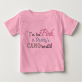 Pink in Daddys Camouflage World! Baby T-shirt (Vorderseite)