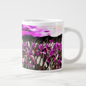 Pink Iris Storm Fields-Tasse Jumbo-Tasse (Rechts)