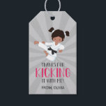 Pink Karate Girl Birthday Geschenkanhänger<br><div class="desc">Mädchen Karate Geburtstagsparty Gefallen Tags in Rosa.</div>