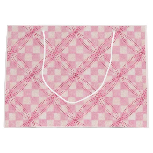 PINK KARO QUILT Große Geschenktüte / Blush (Vorderseite)