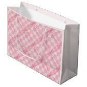 PINK KARO QUILT Große Geschenktüte / Blush (Vorderseite Schrägansicht)