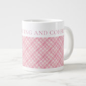 PINK KARO QUILT Große weiße Tasse + Text (Vorderseite Rechts)