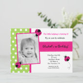 Pink Ladybug Foto Einladungen zur BIrthday Party (Stehend Vorderseite)