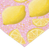 Pink Lemonade pattern Tischdecke (Schrägansicht)