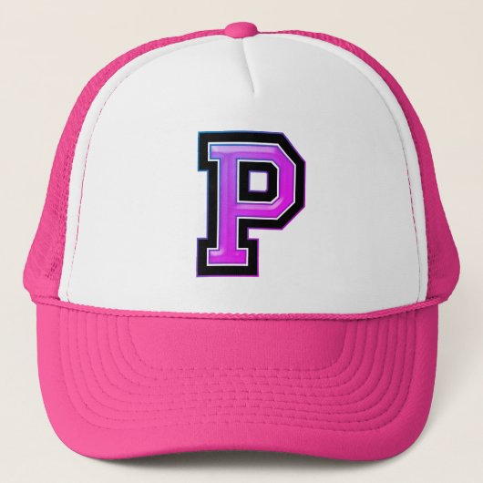 Pink Letter "P" Trucker Hat Truckerkappe (Vorderseite)
