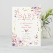 Pink Lila Baby in Bloom Bow Girl Babydusche Einladung (Stehend Vorderseite)