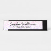 Pink Lila Cats Muster Skript Schwarze Schriftart W Schreibtischnamensplakette (Vorderseite )