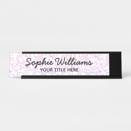 Pink Lila Cats Muster Skript Schwarze Schriftart W Schreibtischnamensplakette (Vorderseite )