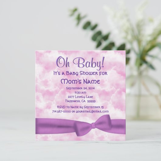 Pink Lila Clouds Bow und Leopar Baby Girl Dusche Einladung (Stehend Vorderseite)