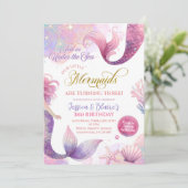 Pink Lila Kleine zwei Mermaids Twins Geburtstag Einladung (Stehend Vorderseite)