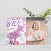 Pink Lila Three Rex Girl Dinosaurier Geburtstag Einladung (Stehend Vorderseite)