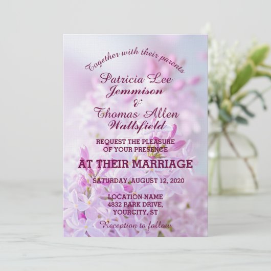 Pink Lilacs individuelle Einladung zur Hochzeit (Stehend Vorderseite)
