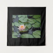 Pink Lotus Blume Zen Garden Wandteppich (Vorderseite)
