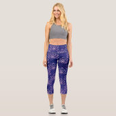 Pink Lotus Scattered Blue Monochrome Tie dye Capri Leggings (Vorderseite)