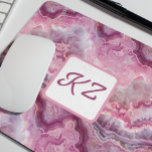 Pink Macro Agate Stone look Monogram Mousepad<br><div class="desc">Dieses Design kann durch Auswahl der Option Design bearbeiten personalisiert werden. Sie können auch auf andere Gegenstände übertragen. Kontaktieren Sie mich unter colorflowcreations@gmail.com oder nutzen Sie die Chat-Option oben auf der Seite, wenn Sie dieses Design auf einem anderen Produkt haben möchten oder Hilfe bei diesem Design benötigen. Sehen Sie mehr...</div>