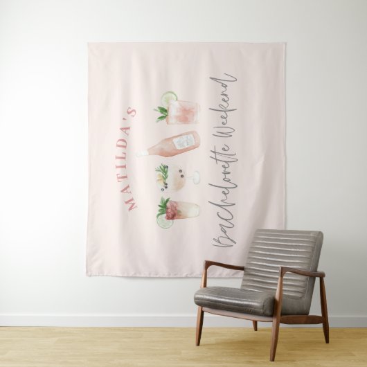 Pink mädchenhafte Drinks Bachelorette Wochenende Wandteppich (Beispiel)