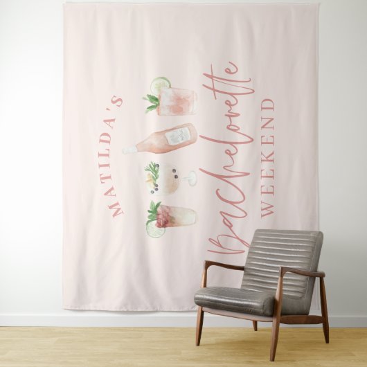 Pink mädchenhafte Drinks Bachelorette Wochenende Wandteppich (Beispiel)