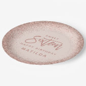 Pink mädchenhafte Glitzer 16. Geburtstagsparty Pappteller (Schrägansicht)