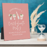 Pink mädchenhafte, moderne Schriftzeichen Fotoplatte<br><div class="desc">Pink mädchenhafte moderne Skript bachelorette sanitizer Design.</div>