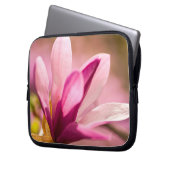 Pink Magnolia Laptopschutzhülle (Vorderseite Links)