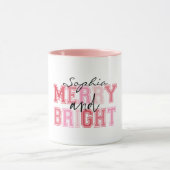 Pink Merry and Bright Typografy Groovy Weihnachten Tasse (Zentrum)