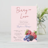 Pink Mixed Berries Berry In Love Bridal Shower Einladung (Stehend Vorderseite)