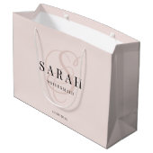 Pink Monogram Personalisiert Bridesmaid Große Geschenktüte (Rückseite Schrägansicht)