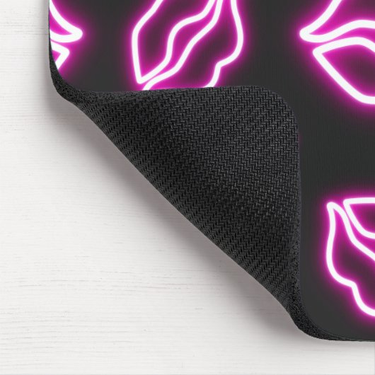 Pink Neon Kiss Mousepad (Ecke)