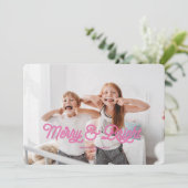 Pink Neon Merry & Bright Christmas Card Einladung (Stehend Vorderseite)