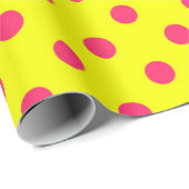Pink On Yellow Polka Dots Pattern Design Geschenkpapier (Rolleneckpunkt)
