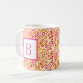 Pink Orange Retro Daisy Flowers Initial Monogram Kaffeetasse (Vorderseite Links)