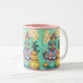 PINK PARTY WITCH IST HALLOWEEN MAGIC, SCHWARZE KAT ZWEIFARBIGE TASSE (VorderseiteRechts)