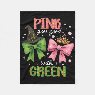Pink passt gut zu Halloween-Hexe Pink& Fleecedecke