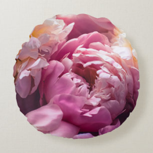 Pink Peonies: Luxuriöse florale Kunst. Rundes Kissen