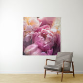 Pink Peonies: Luxuriöse florale Kunst. Wandteppich (Beispiel)