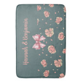Pink Peony and Bow Pattern Badematte (Vorderseite Vertikal)
