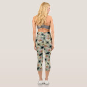 Pink Peony Blume Center Pattern Capri Leggings (Rückseite)