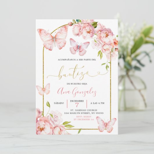 Pink Peony Floral Butterfly Girl Bautizo Einladung (Stehend Vorderseite)